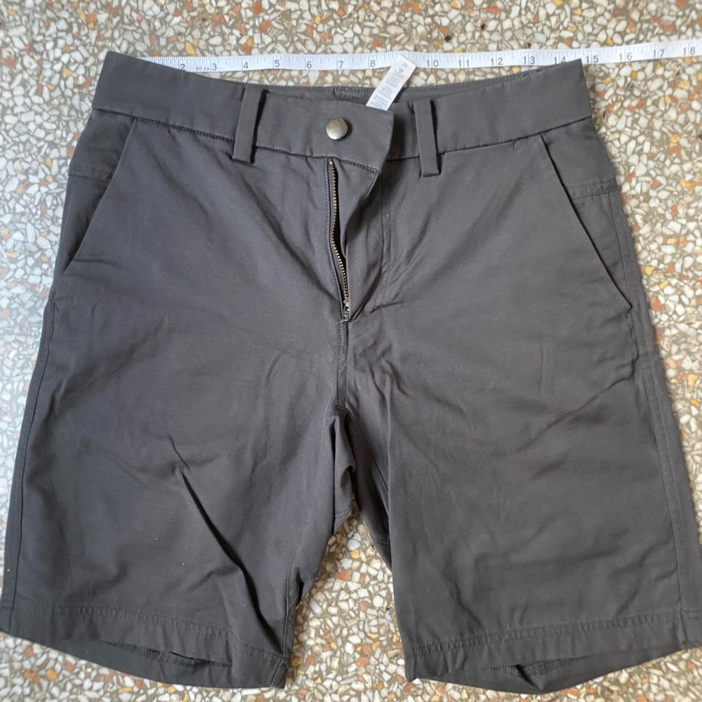 Size 28 LuLu Lemon shorts